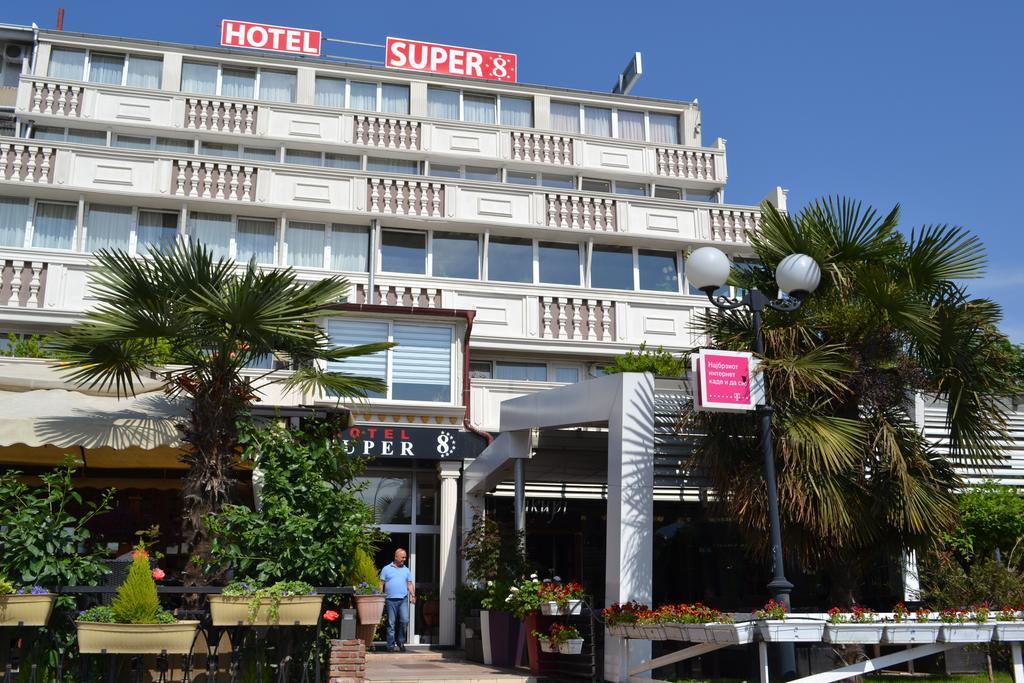 Hotel Super 8 Skopie Exterior foto